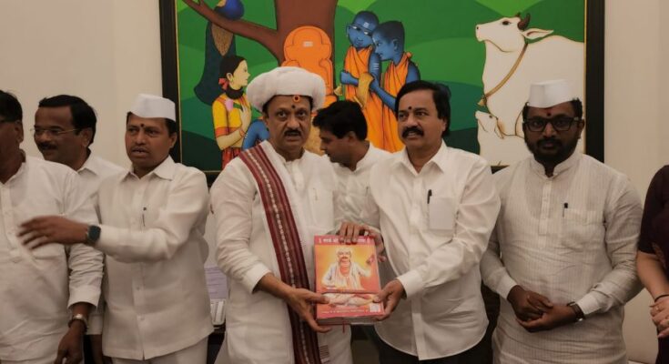 Release of 'Abhang Ekvishi' book of selected 21 Abhangs of Jagatguru Sant Tukaram Maharaj by Deputy Chief Minister Mr. Ajit Pawar जगतगुरु संत तुकाराम महाराजांच्या निवडक २१ अभंगांच्या 'अभंग एकविशी' पुस्तकाचे उपमुख्यमंत्री श्री.अजित पवार यांच्या हस्ते प्रकाशन हडपसर क्राइम न्यूज, हडपसर मराठी बातम्या, हडपसर न्युज Hadapsar Crime News, Hadapsar Marathi News, ,Hadapsar News