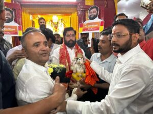 Chief Minister Eknath Shinde's visit to Ganeshotsav Mandal at Lal Chowk, Srinagar
श्रीनगर येथील लाल चौकातील गणेशोत्सव मंडळास मुख्यमंत्री एकनाथ शिंदे यांची भेट
हडपसर क्राइम न्यूज, हडपसर मराठी बातम्या, हडपसर न्युज Hadapsar Crime News, Hadapsar Marathi News, ,Hadapsar News