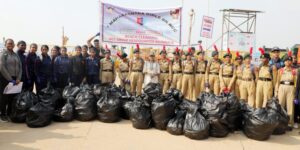 Cleanliness of Girgaon Chowpatty by NCC after Ganesh immersion
गणेश विसर्जनानंतर गिरगाव चौपाटीची एनसीसीकडून स्वच्छता
हडपसर क्राइम न्यूज, हडपसर मराठी बातम्या, हडपसर न्युज Hadapsar Crime News, Hadapsar Marathi News, ,Hadapsar News
