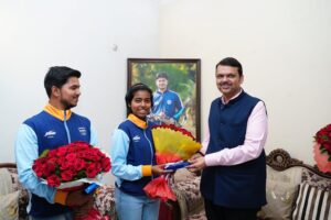 Deputy Chief Minister met archers Ojas Devtale, Tushar Shelke, Aditi Swamy
उपमुख्यमंत्र्यांनी ओजस देवतळे, तुषार शेळके, आदिती स्वामी या तिरंदाजांची घेतली भेट
हडपसर क्राइम न्यूज, हडपसर मराठी बातम्या, हडपसर न्युज Hadapsar Crime News, Hadapsar Marathi News, ,Hadapsar News
