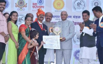 Distribution of 35th Meritorious Worker Awards of Maharashtra Worker Welfare Board महाराष्ट्र कामगार कल्याण मंडळाच्या ३५ व्या गुणवंत कामगार पुरस्कारांचे वितरण हडपसर क्राइम न्यूज, हडपसर मराठी बातम्या, हडपसर न्युज Hadapsar Crime News, Hadapsar Marathi News, ,Hadapsar News