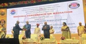 The Divisional Mediation Council of the Legal Services Authority was inaugurated by the Chief Justice of Bombay High Court, Justice Devendra Kumar Upadhyay.
मुंबई उच्च न्यायालयाचे मुख्य न्यायाधीश न्या.देवेंद्र कुमार उपाध्याय यांच्या हस्ते विधी सेवा प्राधिकरणच्या विभागीय मध्यस्थी परिषदेचे उद्धघाटन
हडपसर क्राइम न्यूज, हडपसर मराठी बातम्या, हडपसर न्युज Hadapsar Crime News, Hadapsar Marathi News, ,Hadapsar News
