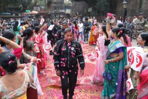 The 'Yashaswini Rally' of women jawans received a strong welcome in Pune
 महिला जवानांच्या ‘यशस्विनी रॅली’चे पुण्यात जोरदार स्वागत
हडपसर क्राइम न्यूज, हडपसर मराठी बातम्या, हडपसर न्युज Hadapsar Crime News, Hadapsar Marathi News, ,Hadapsar News
