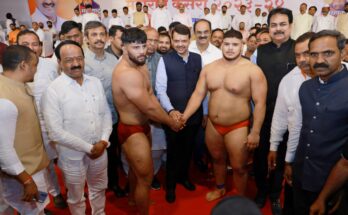 Deputy Chief Minister Devendra Fadnavis's visit to Maharashtra Kesari 2023-24 wrestling tournament महाराष्ट्र केसरी २०२३-२४ कुस्ती स्पर्धेस उपमुख्यमंत्री देवेंद्र फडणवीस यांची भेट' हडपसर क्राइम न्यूज, हडपसर मराठी बातम्या, हडपसर न्युज Hadapsar Crime News, Hadapsar Marathi News, ,Hadapsar News