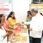 Minister Chandrakant Patil inaugurated handloom textile display and sales stall
हातमाग कापड प्रदर्शन व विक्रीच्या स्टॉलचे मंत्री चंद्रकांत पाटील यांच्या हस्ते उद्घाटन
राज्यातील केळीची युरोप येथे प्रायोगिक निर्यात
हडपसर क्राइम न्यूज, हडपसर मराठी बातम्या, हडपसर न्युज Hadapsar Crime News, Hadapsar Marathi News, ,Hadapsar News
