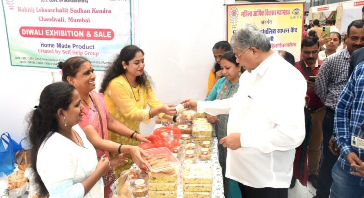 Minister Chandrakant Patil inaugurated handloom textile display and sales stall हातमाग कापड प्रदर्शन व विक्रीच्या स्टॉलचे मंत्री चंद्रकांत पाटील यांच्या हस्ते उद्घाटन राज्यातील केळीची युरोप येथे प्रायोगिक निर्यात हडपसर क्राइम न्यूज, हडपसर मराठी बातम्या, हडपसर न्युज Hadapsar Crime News, Hadapsar Marathi News, ,Hadapsar News