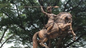 Inspection of Bajirao Peshwa statue by Namdar Chandrakantada Patil बाजीराव पेशवे पुतळ्याची नामदार चंद्रकांतदादा पाटील यांच्याकडून पाहाणी हडपसर क्राइम न्यूज, हडपसर मराठी बातम्या, हडपसर न्युज Hadapsar Crime News, Hadapsar Marathi News, ,Hadapsar News 