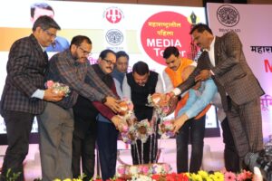 Bhumi Poojan of Media Tower Housing Project by Deputy Chief Minister Devendra Fadnavis
 उपमुख्यमंत्री देवेंद्र फडणवीस यांच्या हस्ते मीडिया टॉवर गृहनिर्माण प्रकल्पाचे भूमिपूजन
हडपसर क्राइम न्यूज, हडपसर मराठी बातम्या, हडपसर न्युज Hadapsar Crime News, Hadapsar Marathi News, ,Hadapsar News