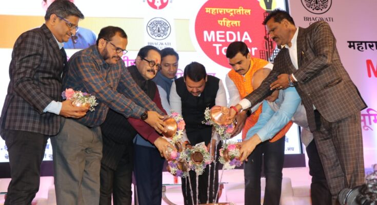 Bhumi Poojan of Media Tower Housing Project by Deputy Chief Minister Devendra Fadnavis उपमुख्यमंत्री देवेंद्र फडणवीस यांच्या हस्ते मीडिया टॉवर गृहनिर्माण प्रकल्पाचे भूमिपूजन हडपसर क्राइम न्यूज, हडपसर मराठी बातम्या, हडपसर न्युज Hadapsar Crime News, Hadapsar Marathi News, ,Hadapsar News