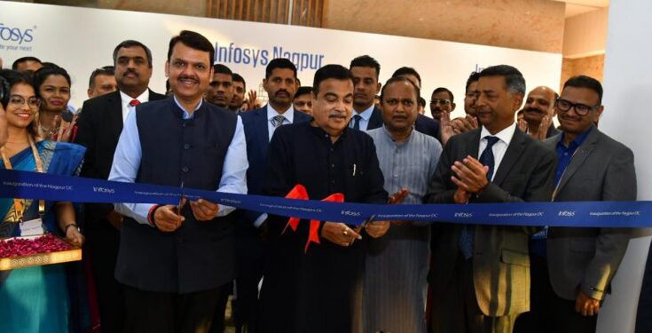 Inauguration of Infosys' Nagpur Development Center; Union Minister Nitin Gadkari and Deputy Chief Minister Devendra Fadnavis present इन्फोसिसच्या नागपूर विकास केंद्राचे उद्घाटन; केंद्रीय मंत्री नितीन गडकरी आणि उपमुख्यमंत्री देवेंद्र फडणवीस यांची उपस्थिती हडपसर क्राइम न्यूज, हडपसर मराठी बातम्या, हडपसर न्युज Hadapsar Crime News, Hadapsar Marathi News, ,Hadapsar News