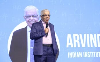 Scientist Dr Arvind Nate's lecture concluded at the National Children's Science Exhibition राष्ट्रीय बाल वैज्ञानिक प्रदर्शनात वैज्ञानिक डॉ.अरविंद नातू यांचे व्याख्यान संपन्न हडपसर क्राइम न्यूज, हडपसर मराठी बातम्या, हडपसर न्युज Hadapsar Crime News, Hadapsar Marathi News, ,Hadapsar News