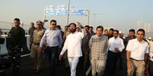 Inspection of Shivdi- Nhavasheva Atal Bridge by Chief Minister
शिवडी- न्हावाशेवा अटल सेतूची मुख्यमंत्र्यांकडून पाहणी
हडपसर क्राइम न्यूज, हडपसर मराठी बातम्या, हडपसर न्युज Hadapsar Crime News, Hadapsar Marathi News, ,Hadapsar News, Hadapsar Latest News
