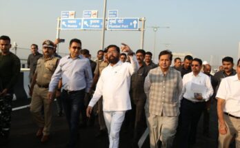 Inspection of Shivdi- Nhavasheva Atal Bridge by Chief Minister शिवडी- न्हावाशेवा अटल सेतूची मुख्यमंत्र्यांकडून पाहणी हडपसर क्राइम न्यूज, हडपसर मराठी बातम्या, हडपसर न्युज Hadapsar Crime News, Hadapsar Marathi News, ,Hadapsar News, Hadapsar Latest News