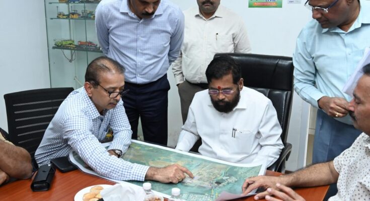 Chief Minister Eknath Shinde reviewed the preparations for the dedication ceremony of Shivdi-Nhawa Sheva Atal Setu. मुख्यमंत्री एकनाथ शिंदे यांनी घेतला शिवडी-न्हावा शेवा अटल सेतू लोकार्पण सोहळ्याच्या पूर्वतयारीचा आढावा हडपसर क्राइम न्यूज, हडपसर मराठी बातम्या, हडपसर न्युज Hadapsar Crime News, Hadapsar Marathi News, ,Hadapsar News, Hadapsar Latest News