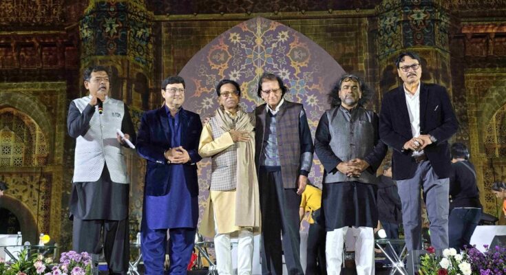 Ehsaas, Shayari and Ghazal program concluded at Gateway of India एहसास, शायरी आणि गजलचा कार्यक्रम गेट वे ऑफ इंडिया येथे संपन्न हडपसर क्राइम न्यूज, हडपसर मराठी बातम्या, हडपसर न्युज Hadapsar Crime News, Hadapsar Marathi News, ,Hadapsar News, Hadapsar Latest News