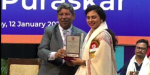 Poet Vishakha Vishwanath Awarded 
कवयत्री विशाखा विश्वनाथ पुरस्काराने सन्मानित
हडपसर क्राइम न्यूज, हडपसर मराठी बातम्या, हडपसर न्युज Hadapsar Crime News, Hadapsar Marathi News, ,Hadapsar News, Hadapsar Latest News
