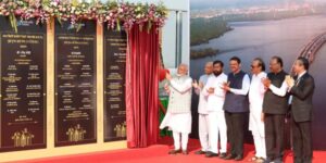 Prime Minister Narendra Modi inaugurated the 'Atal Bihari Vajpayee Shivdi-Nhava Sheva Atal Setu' in Navi Mumbai.
प्रधानमंत्री नरेंद्र मोदी यांच्या हस्ते नवी मुंबईत ‘अटलबिहारी वाजपेयी शिवडी-न्हावा शेवा अटल सेतू’चे उद्घाटन
हडपसर क्राइम न्यूज, हडपसर मराठी बातम्या, हडपसर न्युज Hadapsar Crime News, Hadapsar Marathi News, ,Hadapsar News, Hadapsar Latest News
