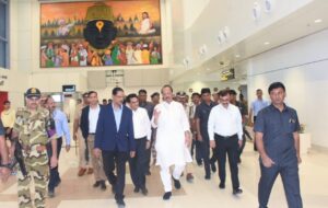 Deputy Chief Minister Ajit Pawar inspected the new terminal at Pune Airport and its facilities.
पुणे विमानतळावरील नवीन टर्मिनलची आणि तेथील सुविधांची पाहणी उपमुख्यमंत्री अजित पवार यांनी  केली.
हडपसर क्राइम न्यूज, हडपसर मराठी बातम्या, हडपसर न्युज Hadapsar Crime News, Hadapsar Marathi News, ,Hadapsar News, Hadapsar Latest News
