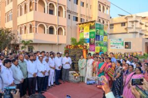 Ms. Aditi Tatkare, Minister of Women and Child Development inaugurated the biogas generation project at Sri Kshetra Ozar.
महिला व बालविकास मंत्री कु.आदिती तटकरे यांच्या हस्ते, श्री क्षेत्र ओझर येथे बायोगॅस निर्मिती प्रकल्पाचे उद्घाटन
हडपसर क्राइम न्यूज, हडपसर मराठी बातम्या, हडपसर न्युज Hadapsar Crime News, Hadapsar Marathi News, ,Hadapsar News, Hadapsar Latest News