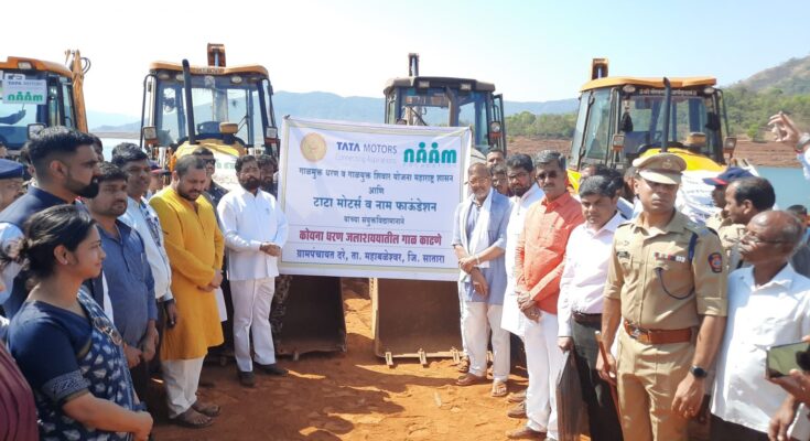 Inauguration of ambitious projects by Chief Minister and launch of silt-free dam silt-free Shiwar scheme मुख्यमंत्र्यांच्या हस्ते महत्त्वाकांक्षी प्रकल्पांचे उद्घाटन व गाळमुक्त धरण गाळयुक्त शिवार योजनेचा शुभारंभ हडपसर क्राइम न्यूज, हडपसर मराठी बातम्या, हडपसर न्युज Hadapsar Crime News, Hadapsar Marathi News, ,Hadapsar News