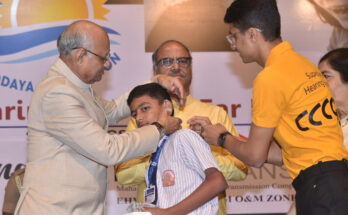 Governor distributed free hearing aids to 250 children on the occasion of 'World Hearing Day' ‘जागतिक श्रवण दिवसा’निमित्त राज्यपालांच्या हस्ते २५० मुलांना मोफत श्रवणयंत्राचे वाटप हडपसर क्राइम न्यूज, हडपसर मराठी बातम्या, हडपसर न्युज Hadapsar Crime News, Hadapsar Marathi News, ,Hadapsar News