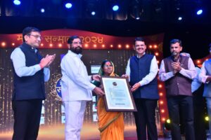 'Mata Samman 2024' award ceremony; Senior singer Padma Bhushan Suman Kalyanpur, Bijmata Rahibai Popere, classical music singer Mahesh Kale honoured
'मटा सन्मान २०२४' पुरस्कार प्रदान सोहळा; ज्येष्ठ गायिका पद्मभूषण सुमन कल्याणपूर, बीजमाता राहीबाई पोपेरे,  शास्त्रीय संगित गायक महेश काळे सन्मानित
हडपसर क्राइम न्यूज, हडपसर मराठी बातम्या, हडपसर न्युज Hadapsar Crime News, Hadapsar Marathi News, ,Hadapsar News