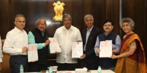 MoU signed today with five universities
पाच विद्यापीठांसमवेत सामंजस्य करारावर आज स्वाक्षरी
हडपसर क्राइम न्यूज, हडपसर मराठी बातम्या, हडपसर न्युज Hadapsar Crime News, Hadapsar Marathi News, ,Hadapsar News