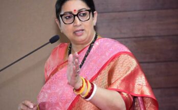 Avesta Pahlavi Study Center should be made a center for language study, conservation, research-Union Minister Smriti Irani अवेस्ता पहलवी अभ्यास केंद्र भाषा अभ्यास, संवर्धन, संशोधनाचे केंद्र बनावे – केंद्रीय मंत्री स्मृती इराणी हडपसर क्राइम न्यूज, हडपसर मराठी बातम्या, हडपसर न्युज Hadapsar Crime News, Hadapsar Marathi News, ,Hadapsar News